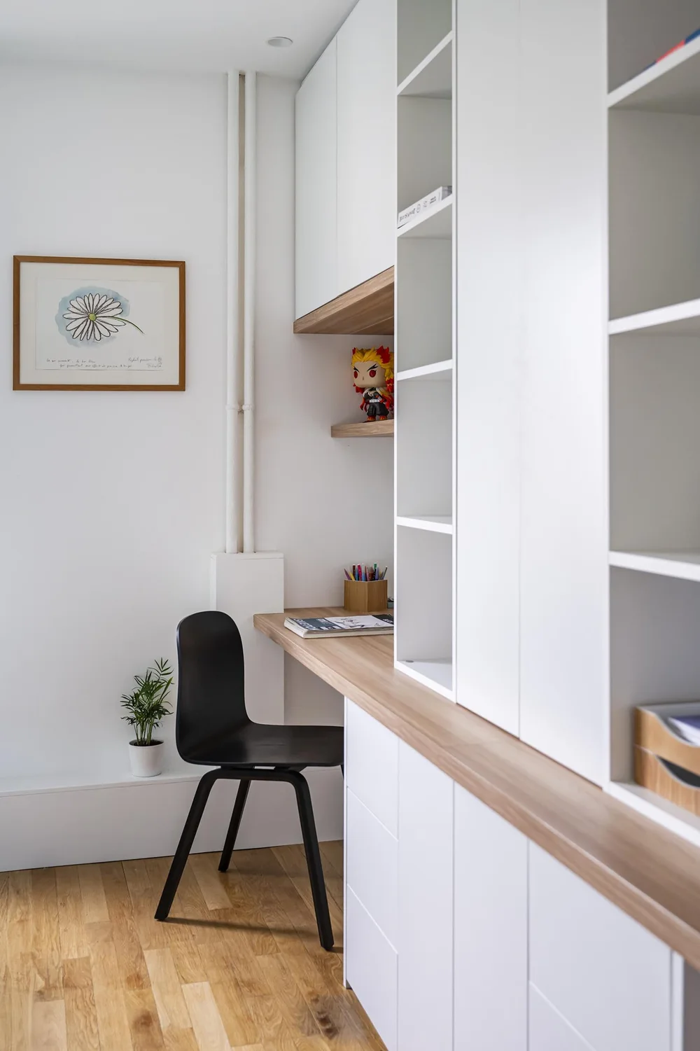 Bureau et étagères de la chambre des enfants — Projet Valmi, Paris Est